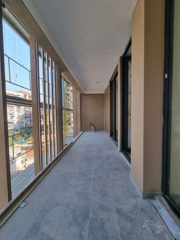 🏡 EXCLUSIVE  APARTMENT FOR SALE 1+1 AT SELVIA, DIBRA STREET  📍 Premium location, at Selvia.  ✅ Typology: 1+1 📐 Net area: 70.55 m² 📐 Gross area: 85 m² 🏢 5th floor, with elevator 🛠️ Finishes within 8 months  💶 Price: 240,000 €  🚗 Garage option on floor -3: 20,000 €