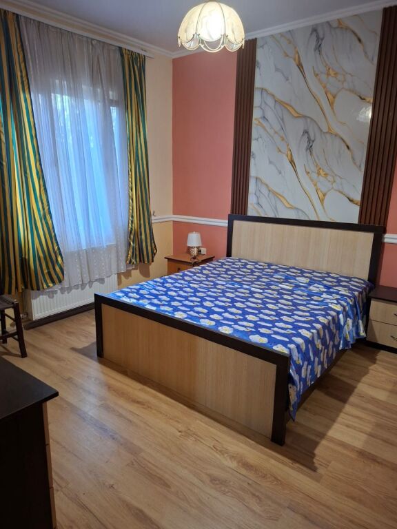 2+1,kat 1 pallat,kristal center komuna,650 euro