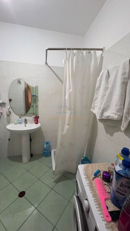 Shitet, Apartament 2+1, Fresk.