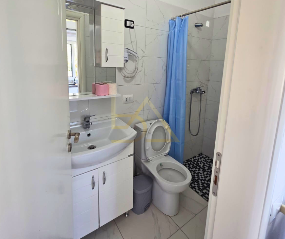 Jepet Apartament me Qira – Durrës, Plazh 13