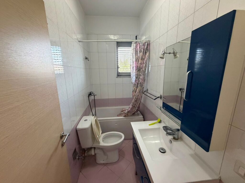 🏡 PART OF VILLA FOR RENT – 3+1+2📍 Location: Near the Engineering Dormitories💶 Rent: 1,000 €/month