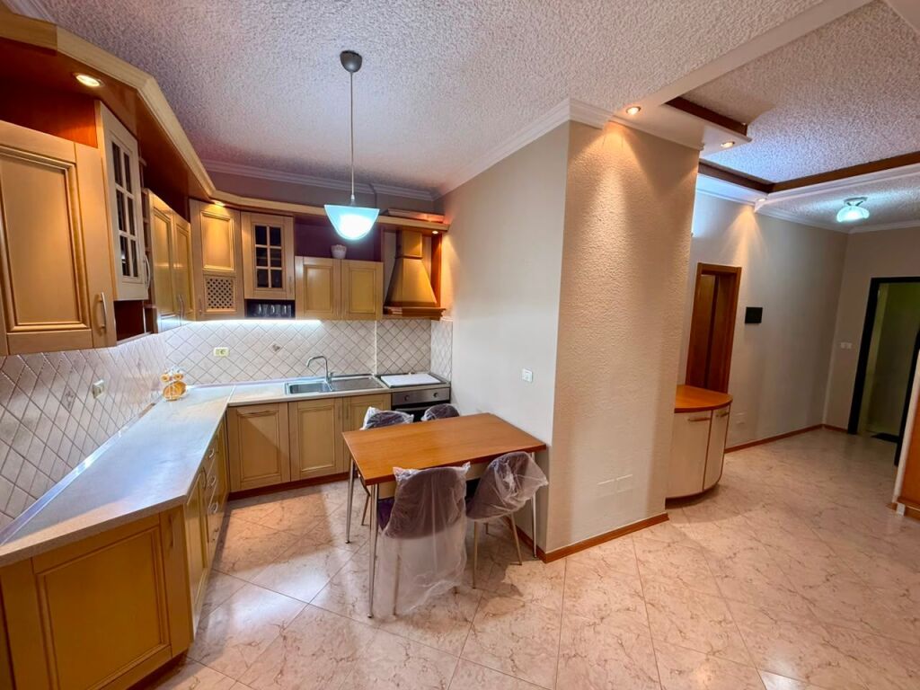 📣 RENT Apartment 2+1 (Converted) 📍 “Kosovareve” Street, Near Artificial Lake ✨💶 Price 80,000 Leke/Month