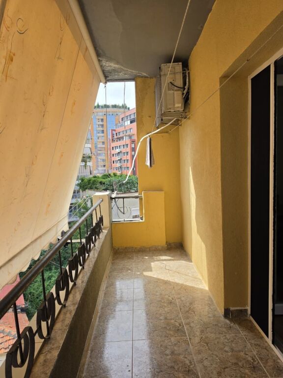 For Rent: 1+1+Kitchen of its own (Center - Plaza, behind the Museum) K4, with Elevator - Furnished, 2 Air Conditioners | 65,000 Lek/Month