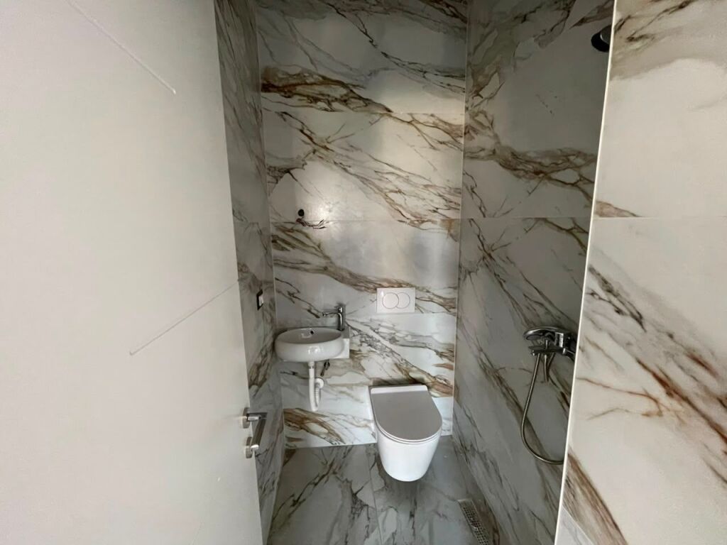 In vendita, Appartamento 2+1+2, Complesso Ndregjoni, Tirana . Empire72923