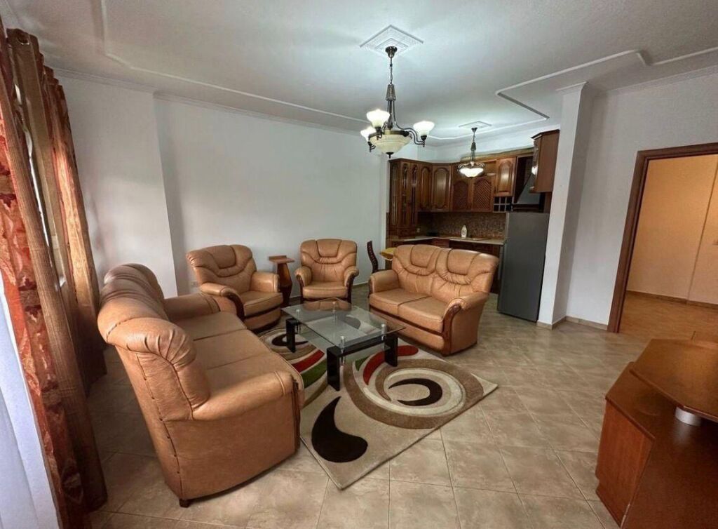 Apartament 2+1+2 me 2 Poste Parkimi te Rrethi i Ekonomikut, Rruga e Elbasanit