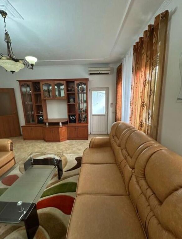 Apartament 2+1+2 me 2 Poste Parkimi te Rrethi i Ekonomikut, Rruga e Elbasanit