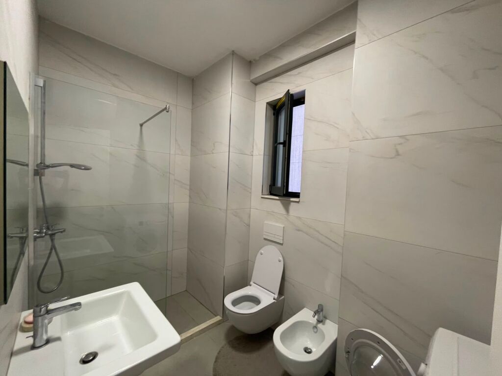 Appartamento 2+1+2 in affitto, situato a Porcelan