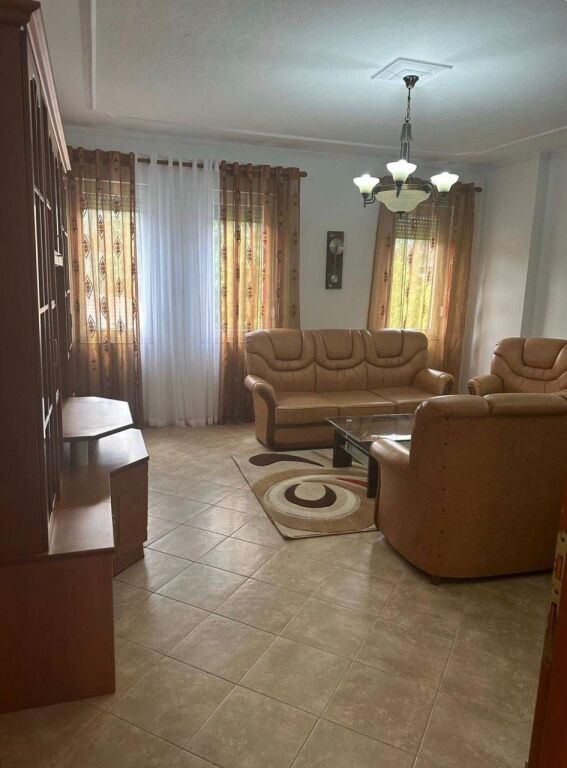 Apartament 2+1+2 me 2 Poste Parkimi te Rrethi i Ekonomikut, Rruga e Elbasanit