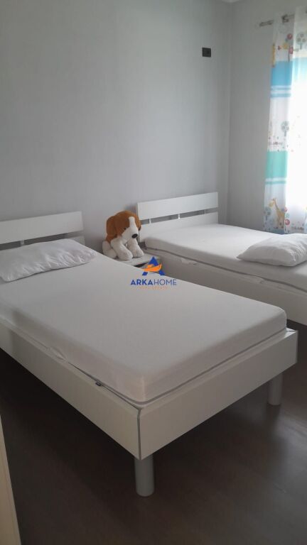 JEPET APARTAMENT ME QERA 3+2+BALLKONE " KODRA E PRIFTIT, RRUGA DISHA" 50.000 LEKE
