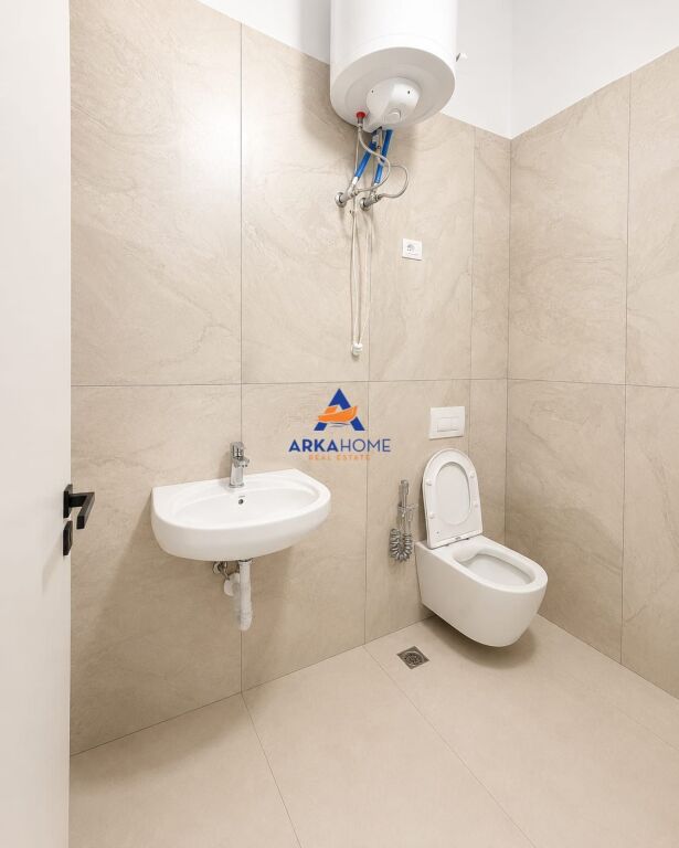 COMMERCIAL SPACE FOR SALE 48 M2 "ALBANOPOLI STREET" 120,000 EURO