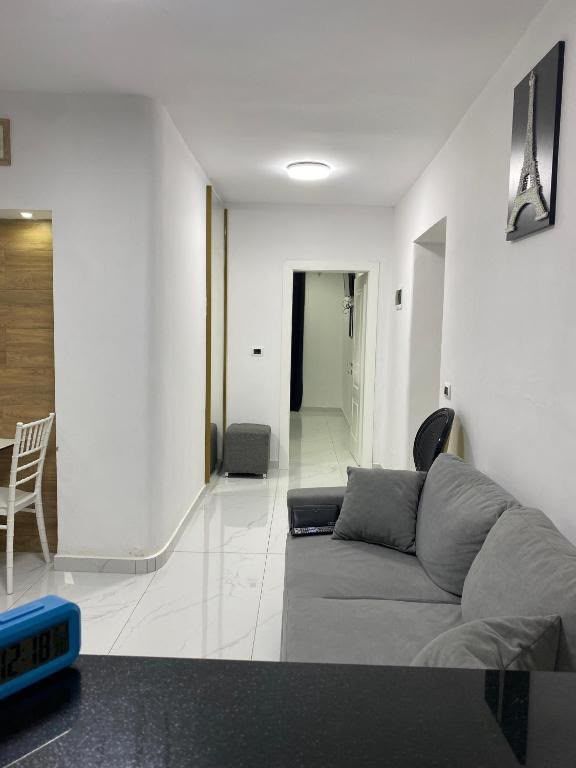 Appartamento 1+1+1 Balcone In Affitto