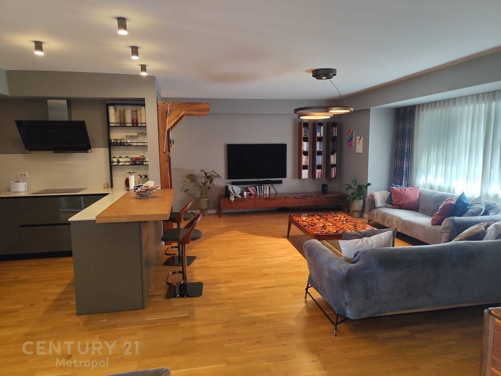 APARTAMENT 3+1 PER QIRA NE NJE REZIDENCE PRIVATE PRANE TEG