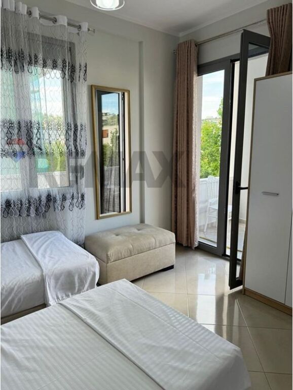 🏢 APARTAMENT 2+1+2 ME QIRA – BULEVARDI, VLORË