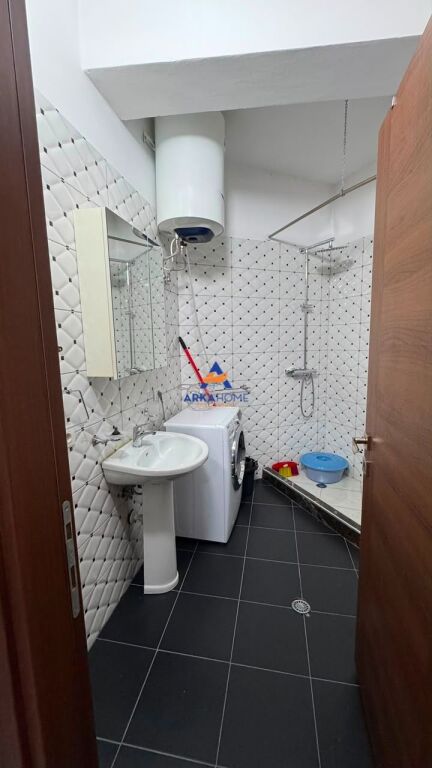 JEPET APARTAMENT 1+1+2 BALLKONE "BRRYLI" 60.000 LEKE