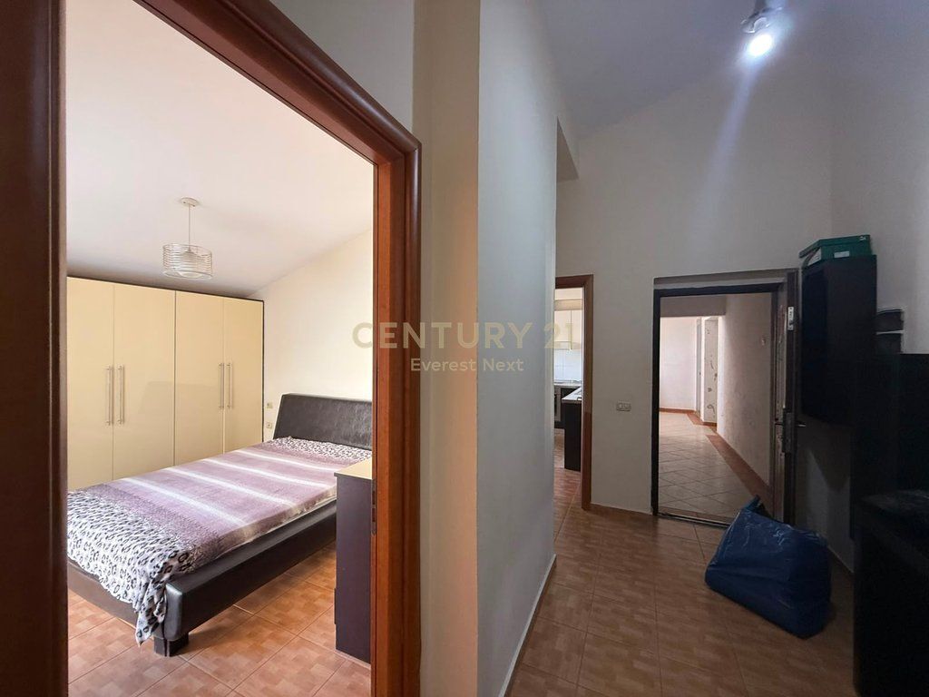 Apartament 1+1 me Verande me Qira zona Fresk