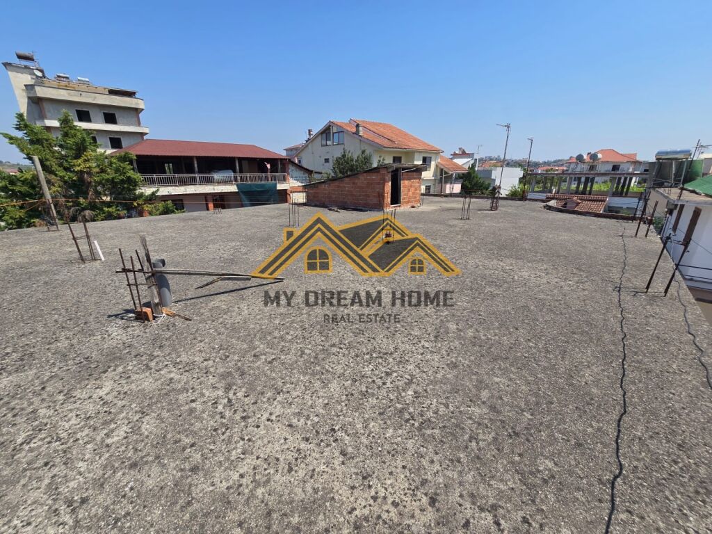 Shtepi Private 2-katëshe për shitje në plazhin e Durrësit
