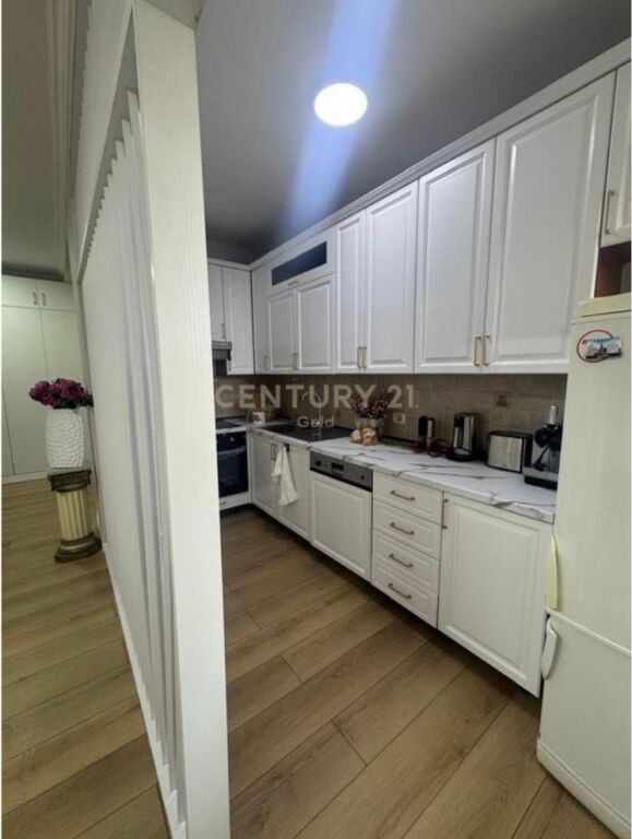 FOR RENT APARTMENT 2+1+2, OPPOSITE THE PARLIAMENT!!