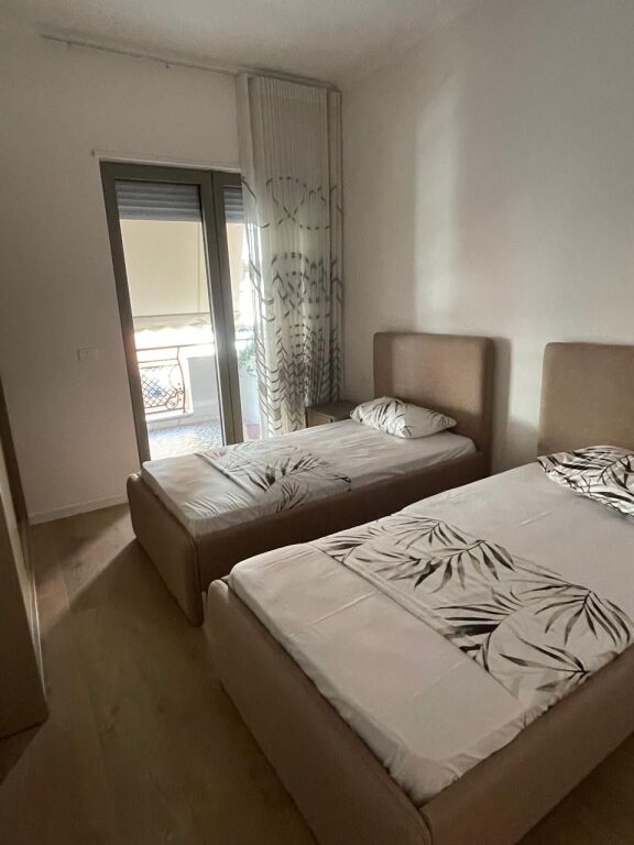 Apartament me Qera 2+1+2 me Post Parkimi në Kompleksin Delijorgji