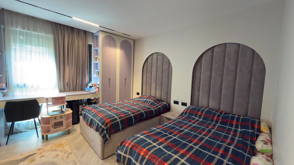 Shesim Apartament 2+1+2 Poste Parkimi tek Liqeni i Thate!