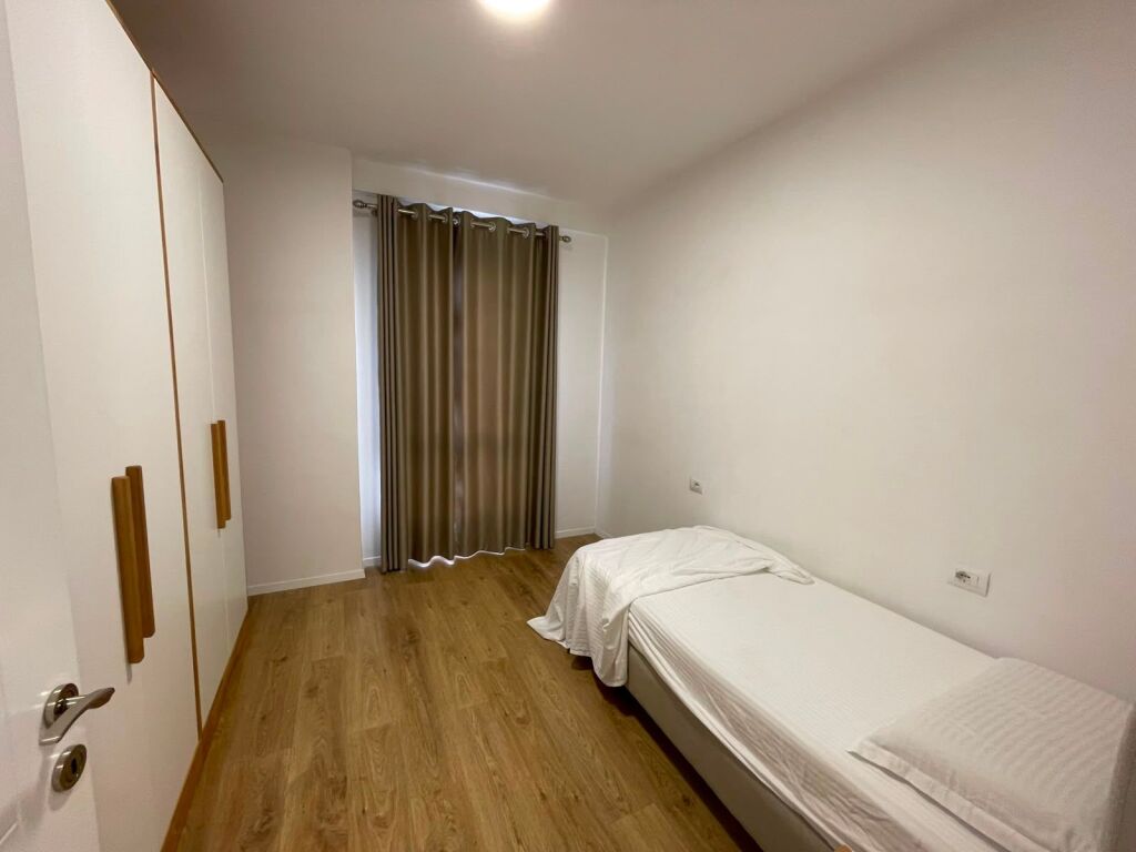 Appartamento 2+1+2 in affitto, situato a Porcelan