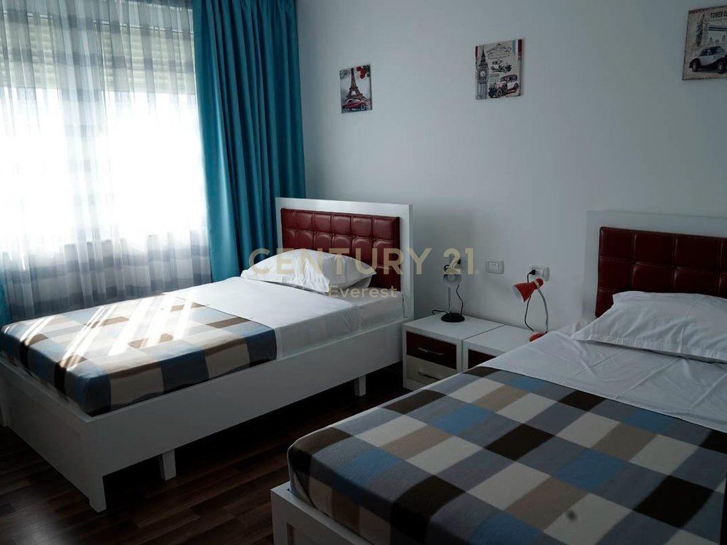 FARKE, HOTEL PER QIRA