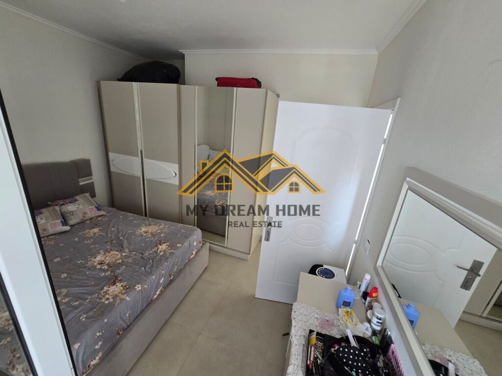 Shitet Apartament 2+1 – Rrota e Kuqe, Durrës