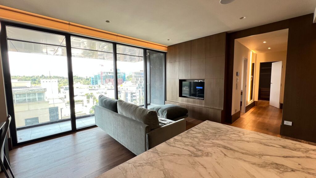 Apartament 2+1 me qira tek stadiumi Air Albania