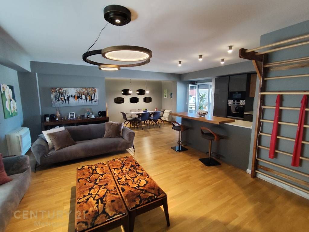 APARTAMENT 3+1 PER QIRA NE NJE REZIDENCE PRIVATE PRANE TEG
