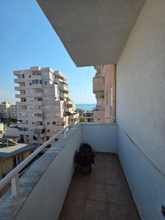 Apartament 2+2+2 në shitje – Plazh, pranë Rrugës Pavarësia