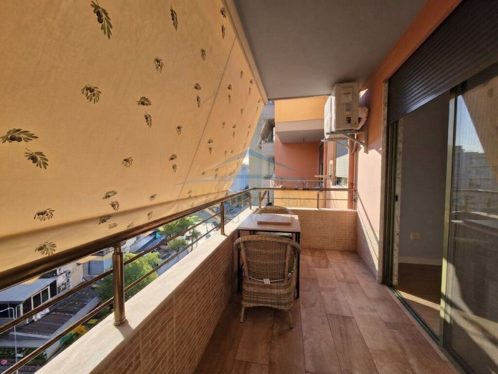 Qera,Apartament 2+1,Komuna e Parisit