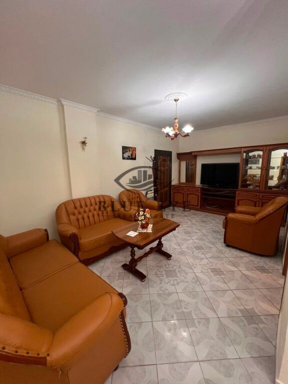 JEPET ME QERA APARTAMENT 2+1 – 105 m² | STACIONI I PARË, PLAZH DURRËS | PRANË HOTEL ROYAL G