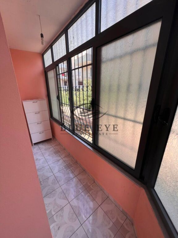JEPET ME QERA APARTAMENT 2+1 – 105 m² | STACIONI I PARË, PLAZH DURRËS | PRANË HOTEL ROYAL G