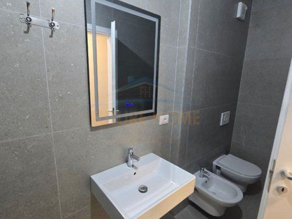 Affitto, Appartamento 1+1, Complesso Tirana Uptown, 5 Maggio.