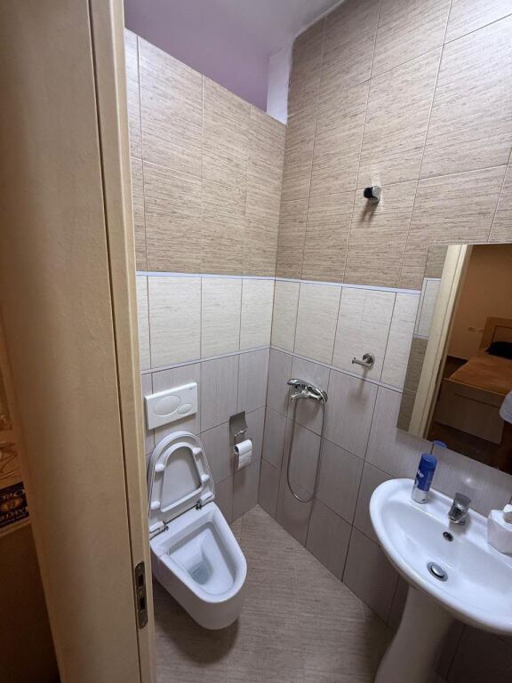 Appartamento 2+1+2+ parcheggio alla villa Dobi