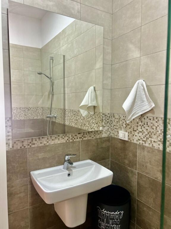 Apartament me Qera 2+1+2 me Post Parkimi në Kompleksin Delijorgji