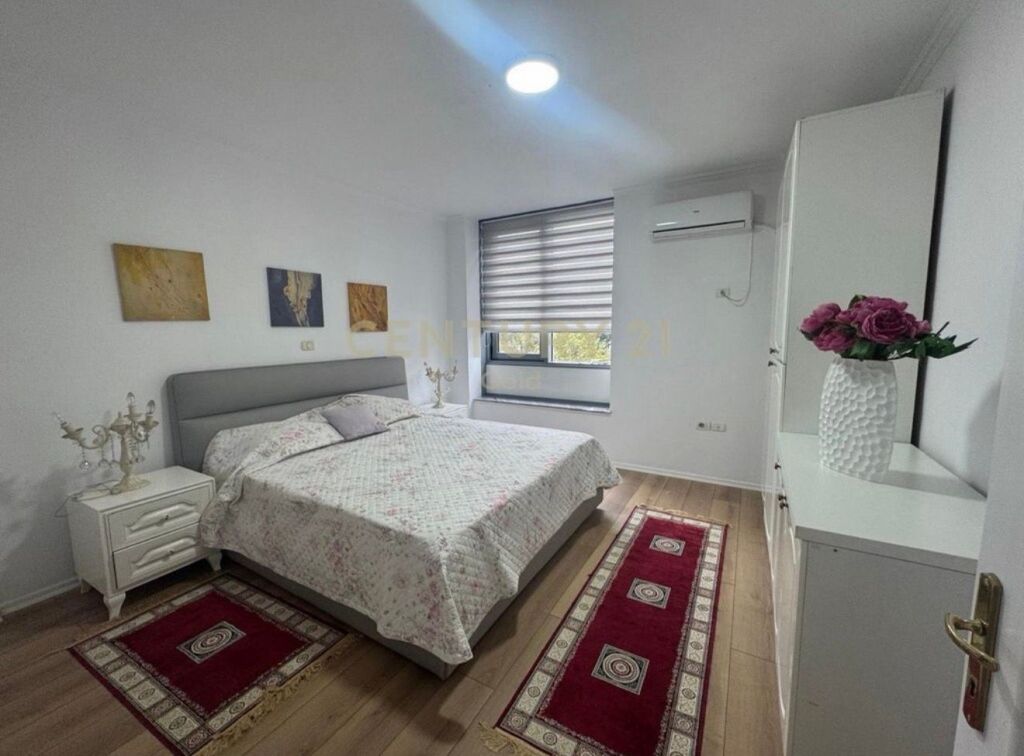 FOR RENT APARTMENT 2+1+2, OPPOSITE THE PARLIAMENT!!