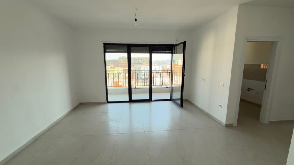 Qera, Apartament 3+1+2, Kompleksi Ndregjoni, Tirane . Empire72914
