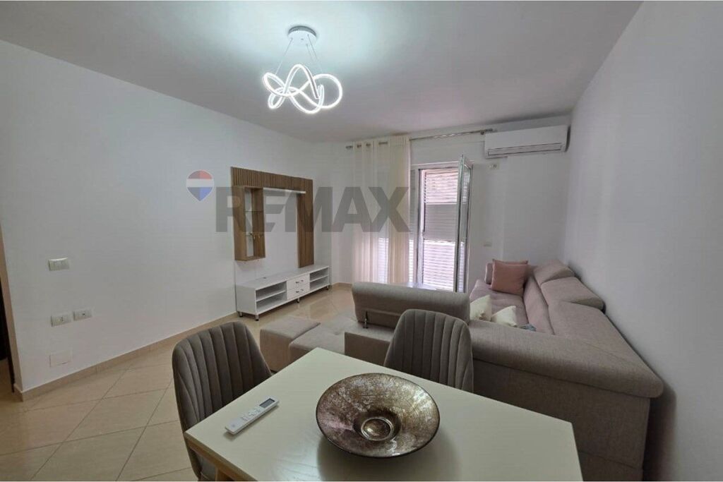 🏢 APARTMENT 1+1 FOR RENT – OSLO COMPLEX, LUNGOMARE, VLORA