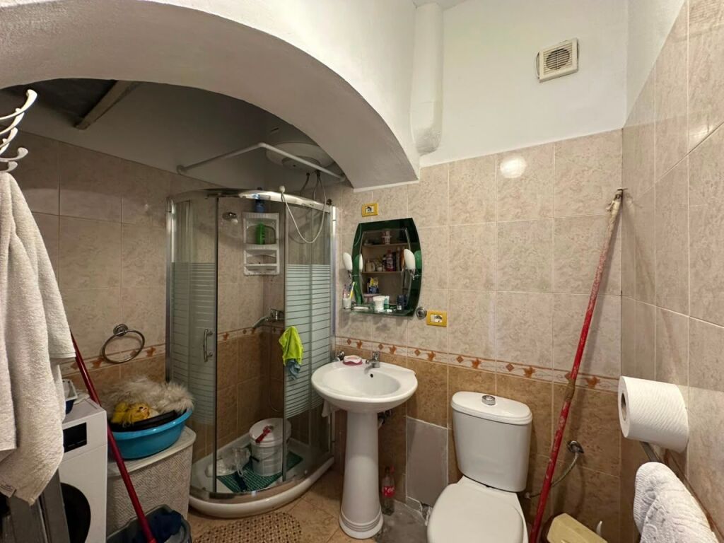 Apartment 1+1 For Rent , Shallvaret
