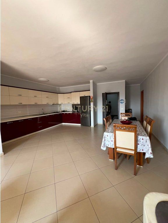 JEPET ME QIRA APARTAMENT 2+1+2 TEK RAJONI I POLICIS DURRES !!