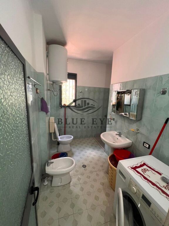 JEPET ME QERA APARTAMENT 2+1 – 105 m² | STACIONI I PARË, PLAZH DURRËS | PRANË HOTEL ROYAL G