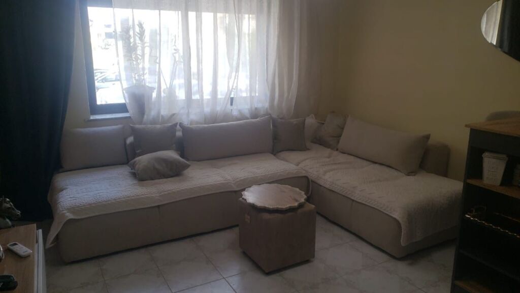 For rent 1+1 Laprake 45,000 leke
