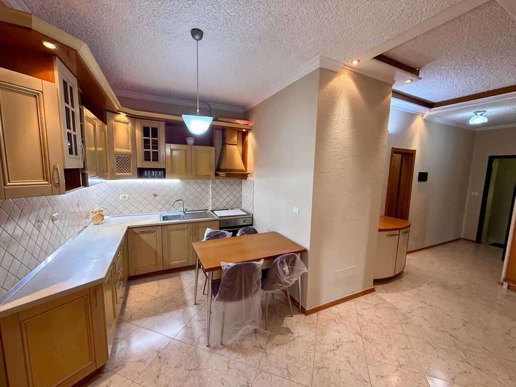 📣 QERA Apartament 2+1 (I Konvertuar) 📍 Rruga e “Kosovareve”, Prane Liqenit Artificial ✨