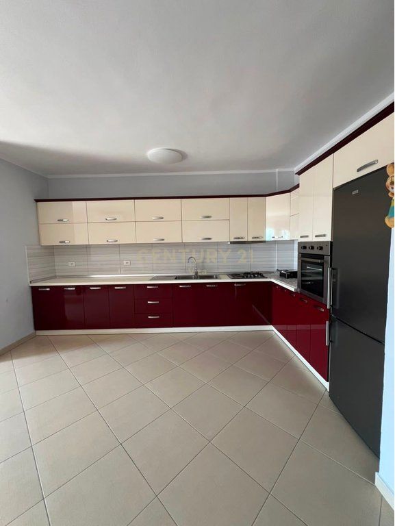 JEPET ME QIRA APARTAMENT 2+1+2 TEK RAJONI I POLICIS DURRES !!