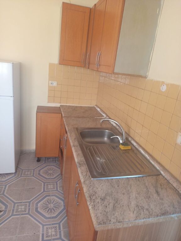 APARTAMENT 2+1. 32000 LEKE.RRUGA 5 MAJI