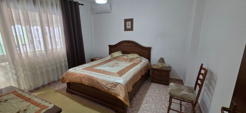 Qera, Apartament 2+1+2, Bllok