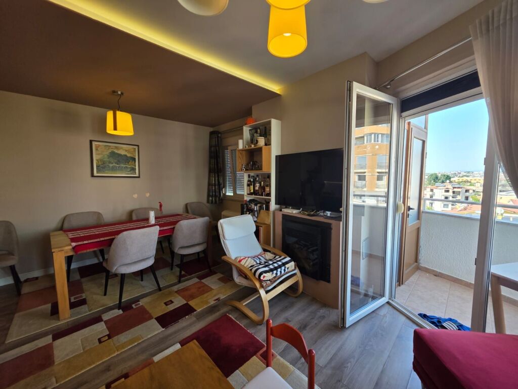Apartament 2+2+2 në shitje – Plazh, pranë Rrugës Pavarësia