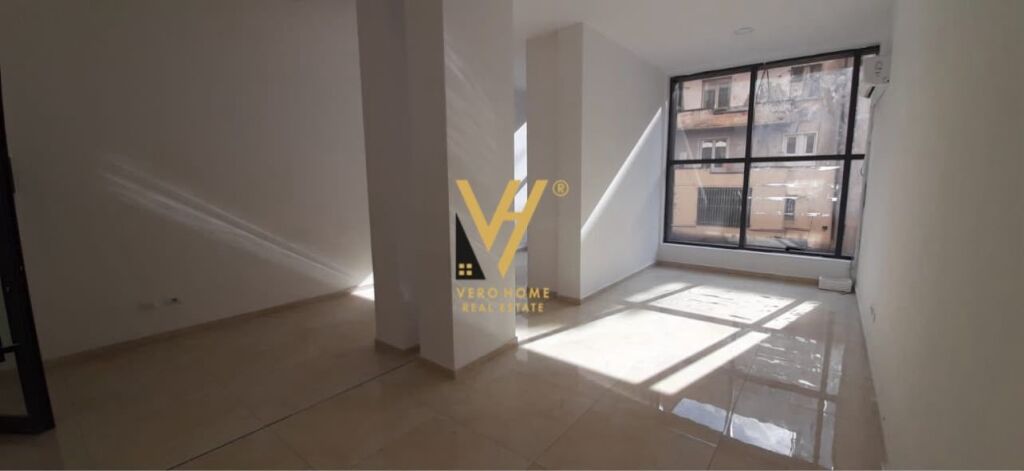 SHITET AMBIENT BIZNESI 50 M2 TEK MYSLYM SHYRI 220.000 EURO