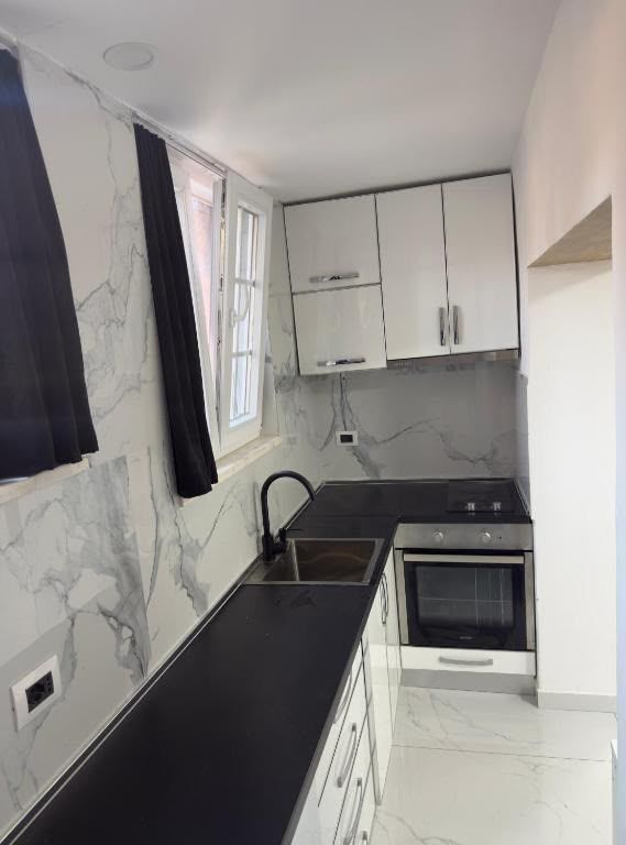 Appartamento 1+1+1 Balcone In Affitto