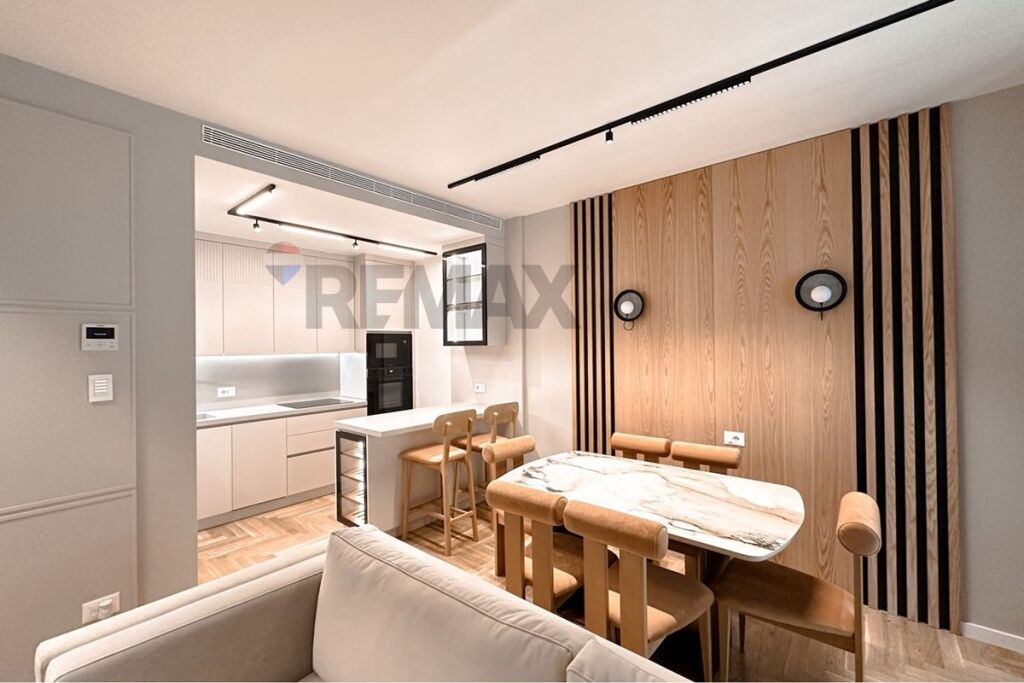 Apartament 1+1, Stadiumi Air Albania